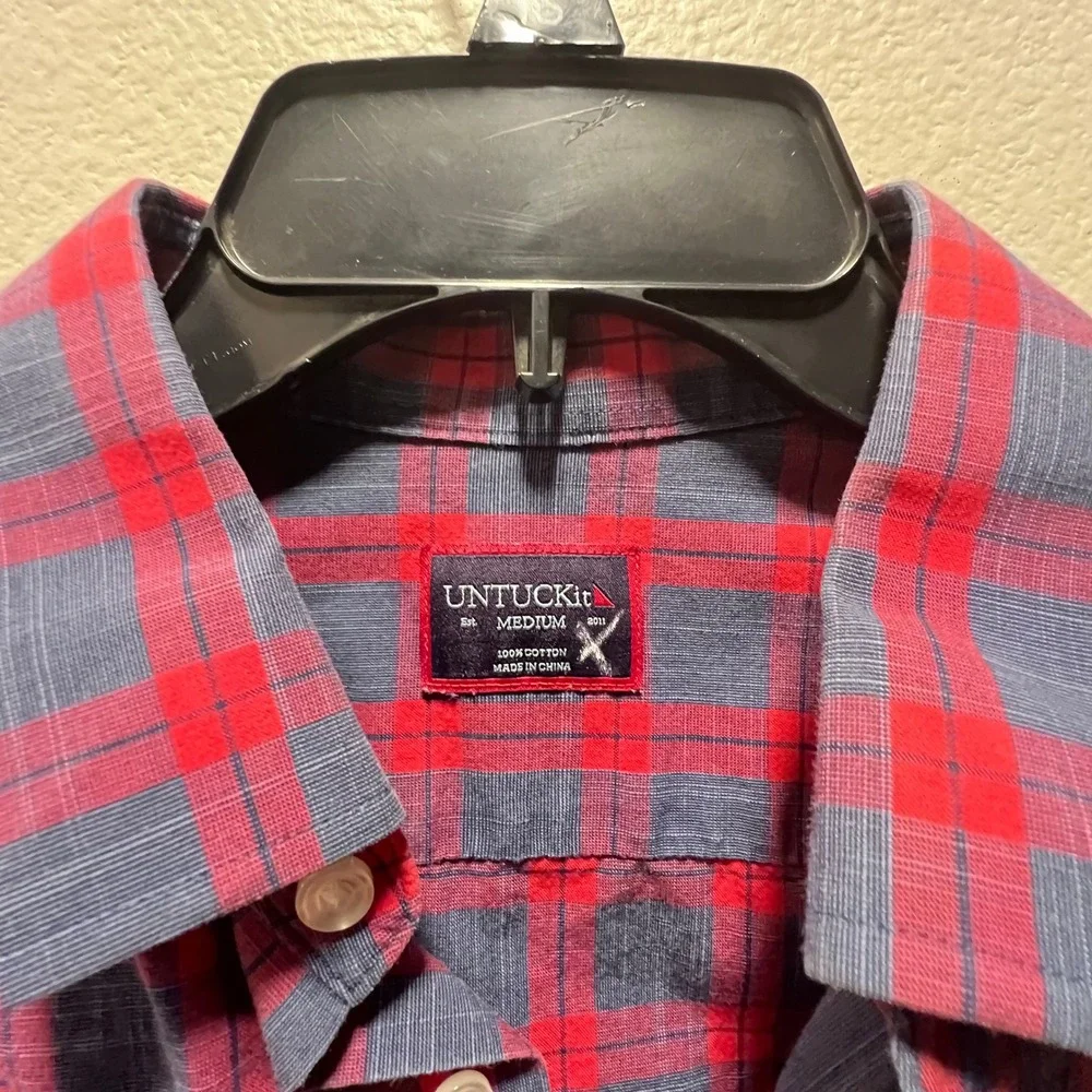 UNTUCKit Men CARMENENT 40209 Medium Long Sleeve Button Down Red Blue Plaid Shirt